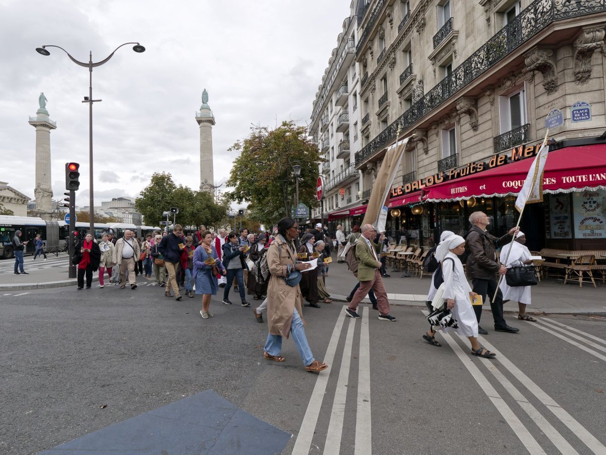 Canonisation des 16 Carmélites de Compiègne : Procession et chemin de croix. © Yannick Boschat / Diocèse de Paris.