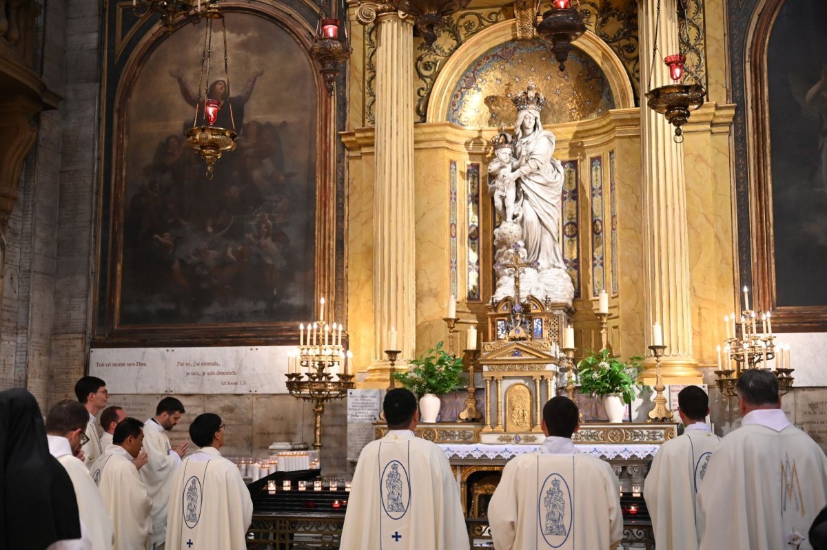 Messe des nouveaux prêtres à Notre-Dame des Victoires 2026. © Marie-Christine Bertin / Diocèse de Paris.