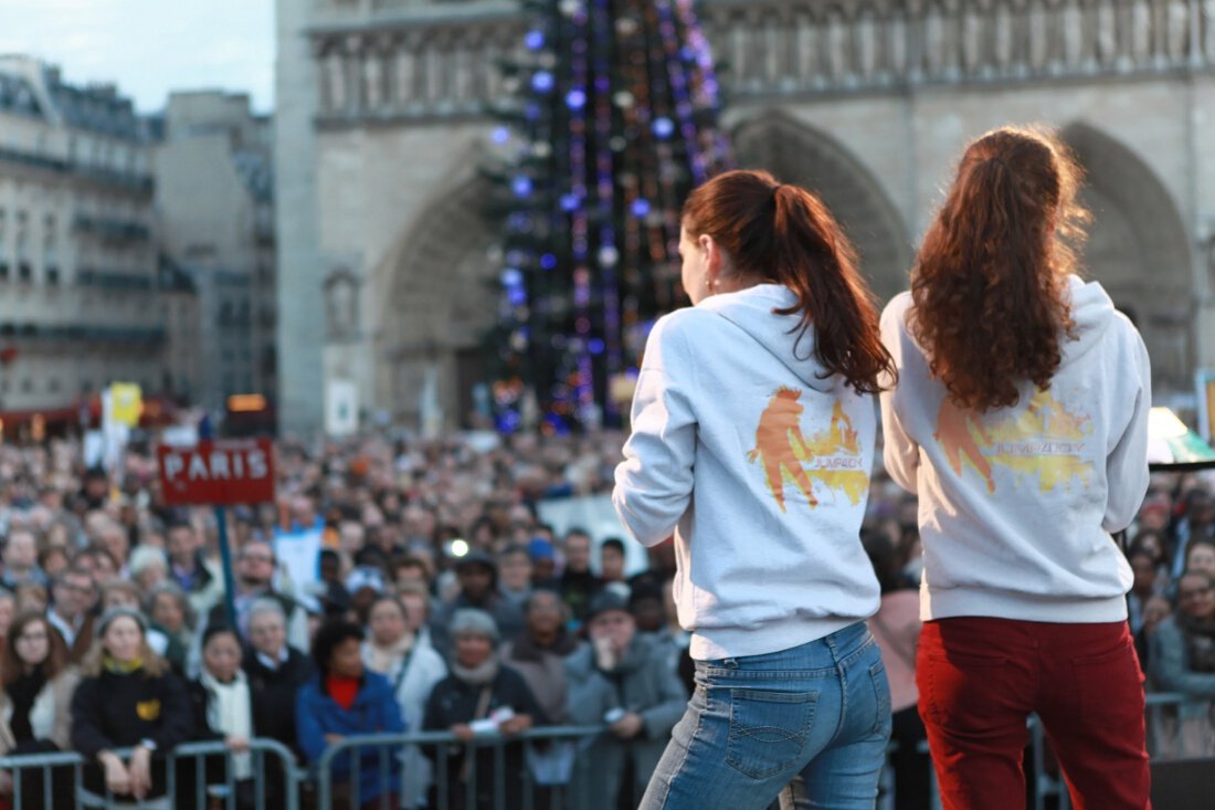 Une animation a été proposée sur le parvis. © Yannick Boschat / Diocèse de Paris.