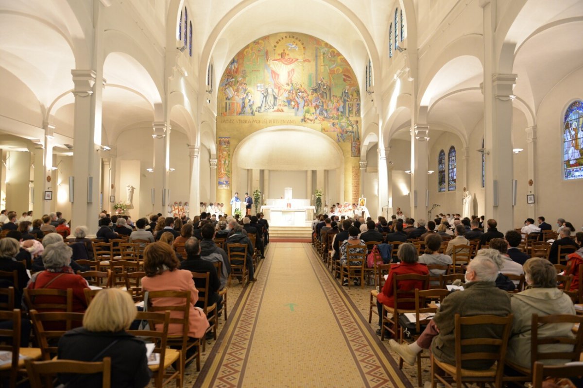 Ordinations diaconales en vue du sacerdoce 2020 à Saint-Jean-Baptiste de La (…). © Marie-Christine Bertin / Diocèse de Paris.