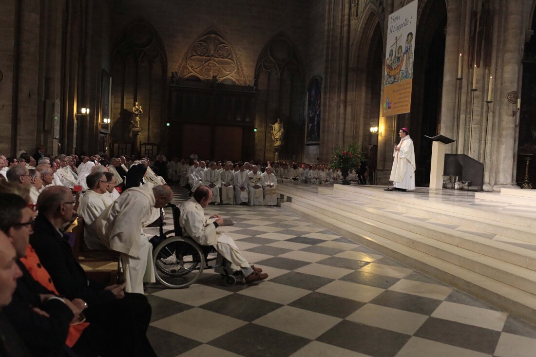 “Au revoir” de Mgr Michel Aupetit nommé évêque du Diocèse de Nanterre. © Yannick Boschat / Diocèse de Paris.