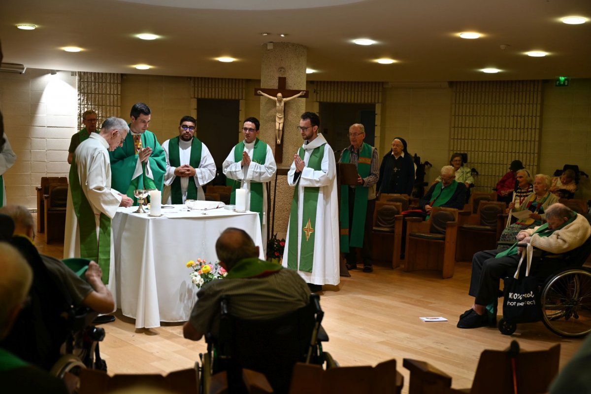 Messe des nouveaux prêtres à la Maison Marie-Thérèse. © Marie-Christine Bertin / Diocèse de Paris.