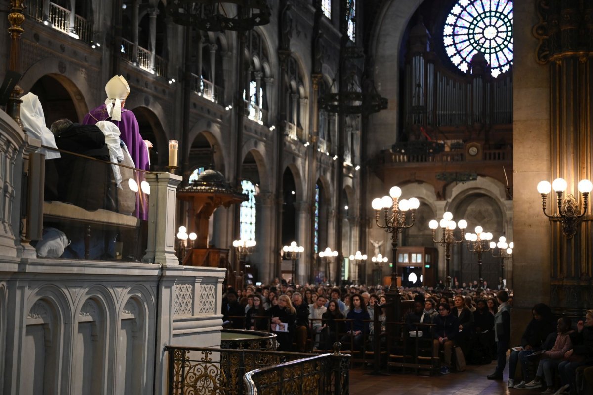 Appel décisif des jeunes catéchumènes 2026. © Marie-Christine Bertin / Diocèse de Paris.