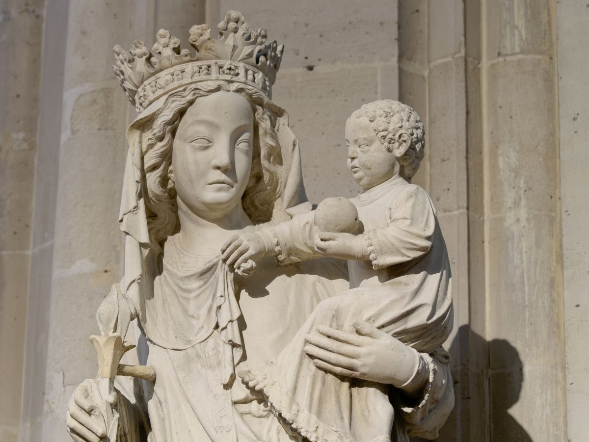 Statue Notre Dame de Paris. Installée à Saint-Germain l'Auxerrois. © Yannick Boschat / Diocèse de Paris.