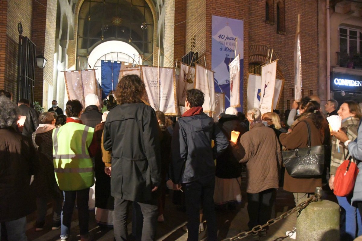 Procession mariale pour la paix. © Michel Pourny / Diocèse de Paris.