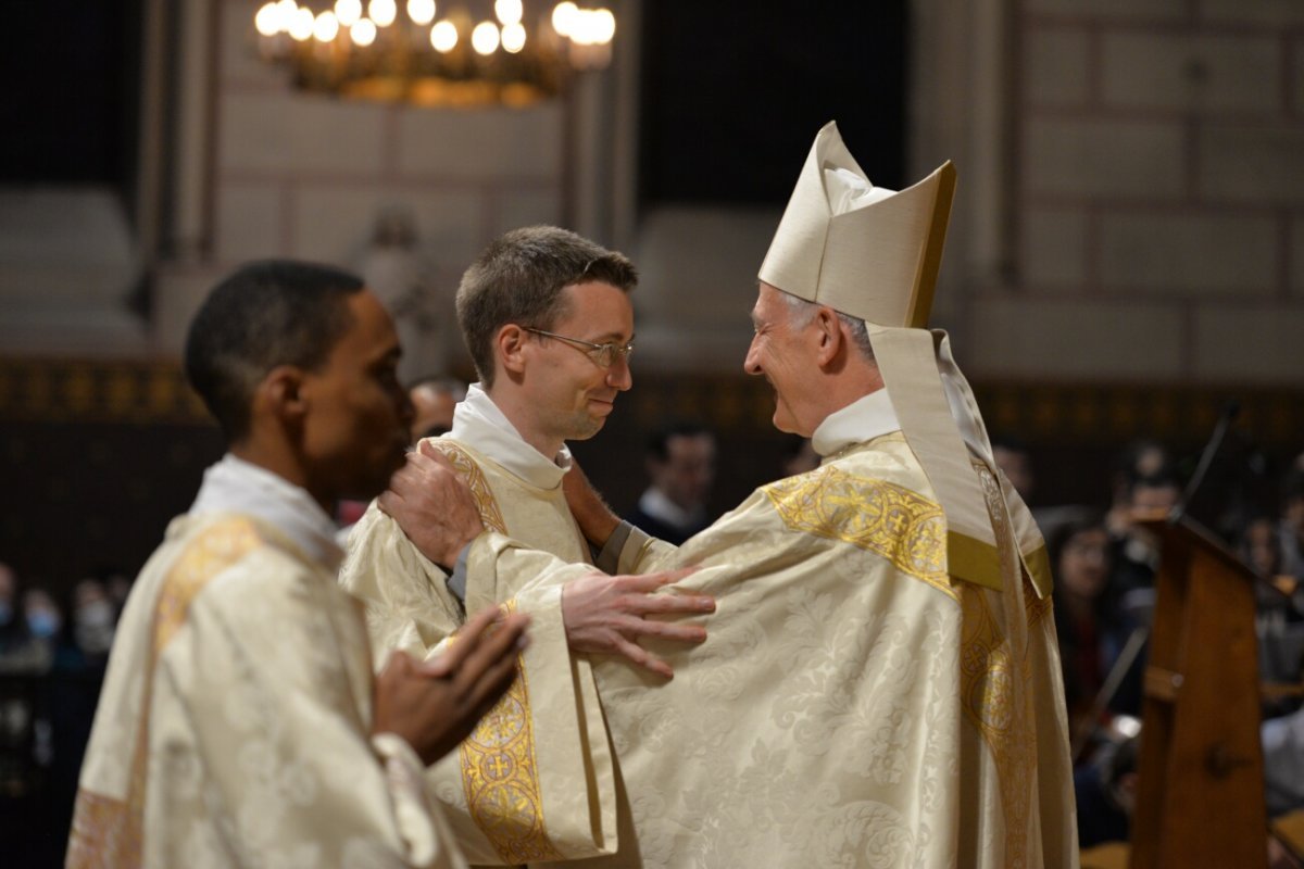 Ordinations diaconales en vue du sacerdoce 2020 à Saint-Ambroise (11e). © Marie-Christine Bertin / Diocèse de Paris.