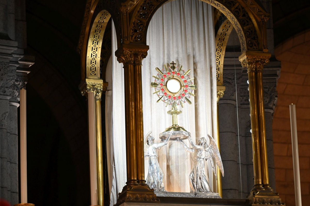 Vigiles de la fête du Christ-Roi au Sacré-Cœur de Montmartre. © Marie-Christine Bertin / Diocèse de Paris.