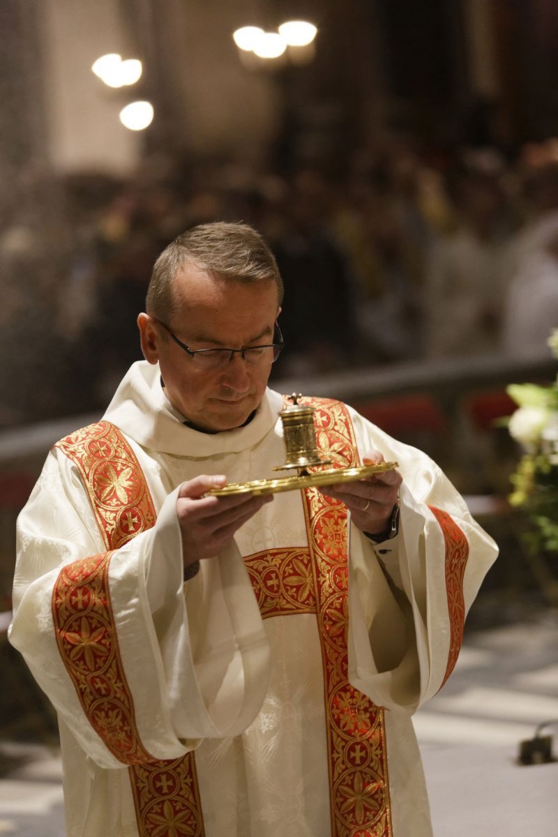 Ordination épiscopale de Mgr Emmanuel Tois. © Yannick Boschat / Diocèse de Paris.