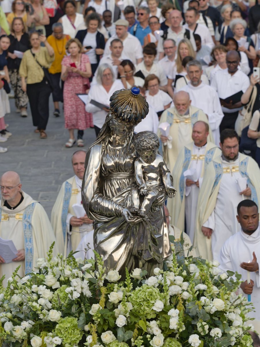 Veille de la fête de l'Assomption à Notre-Dame de Paris 2025. © Yannick Boschat / Diocèse de Paris.