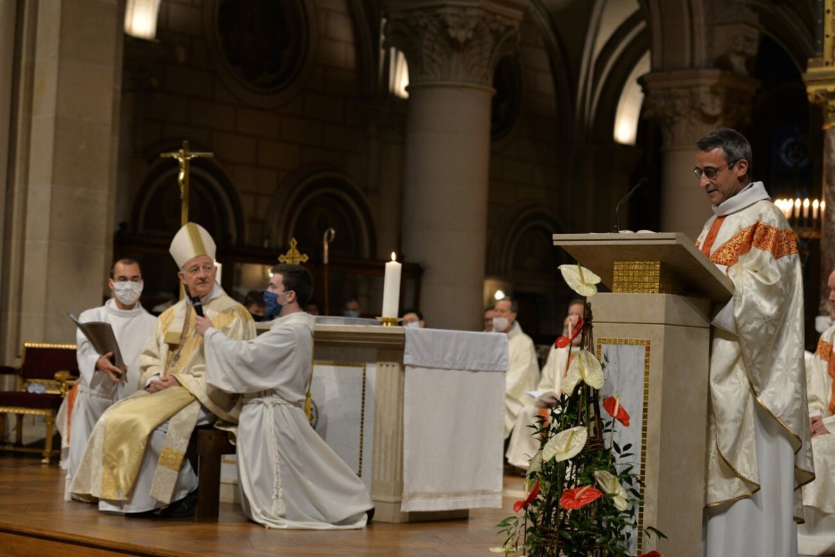 Ordinations diaconales en vue du sacerdoce 2020 à Saint-Ambroise (11e). © Marie-Christine Bertin / Diocèse de Paris.