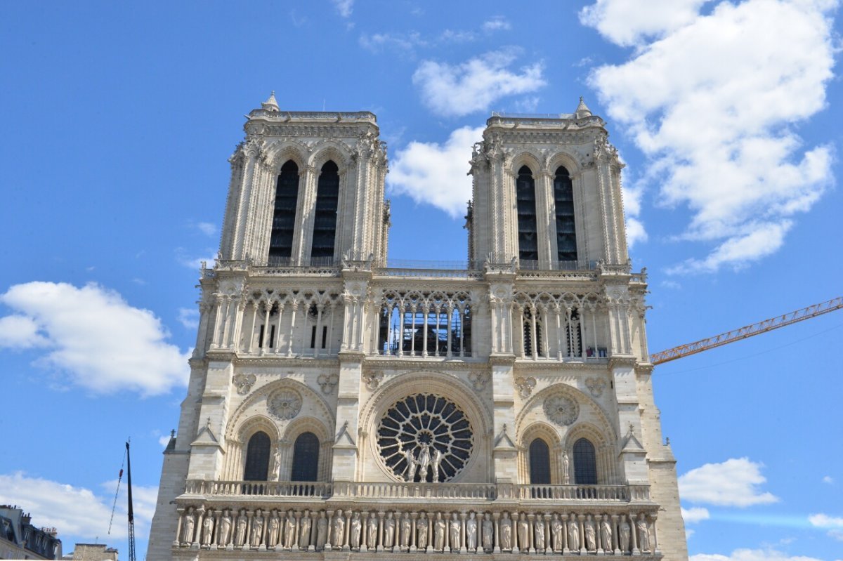 Réouverture du parvis de Notre-Dame de Paris. © Marie-Christine Bertin / Diocèse de Paris.