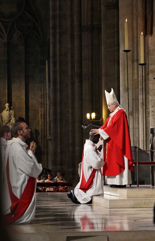 Ordinations sacerdotales 2012 à Notre-Dame de Paris. © Yannick Boschat / Diocèse de Paris.