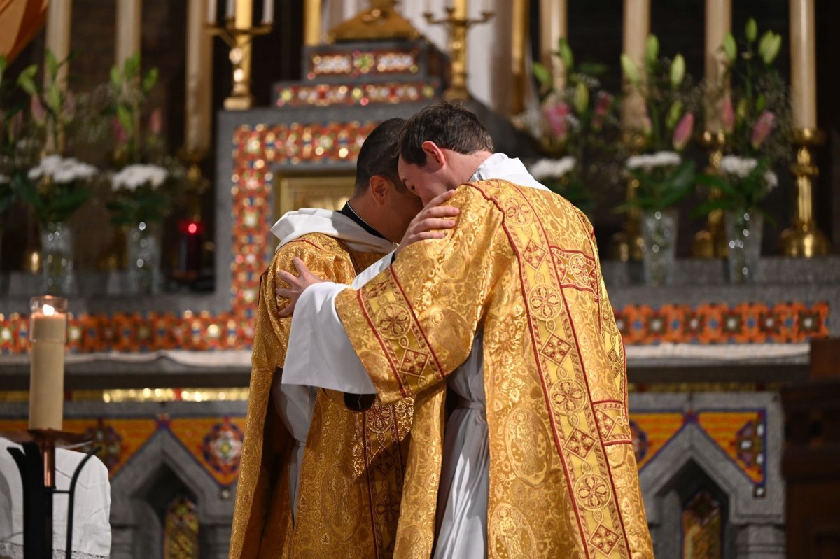 Ordinations diaconales en vue du sacerdoce 2024 du 6 octobre 2024. © Marie-Christine Bertin / Diocèse de Paris.