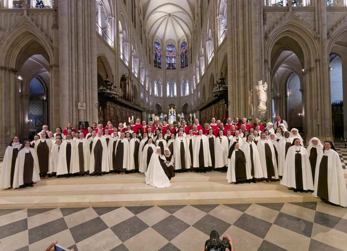 Messe d'action de grâce pour la canonisation des 16 carmélites de Compiègne. © Yannick Boschat / Diocèse de Paris.