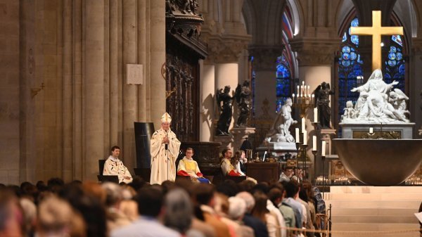 Messe des Jeunes à Notre-Dame de Paris