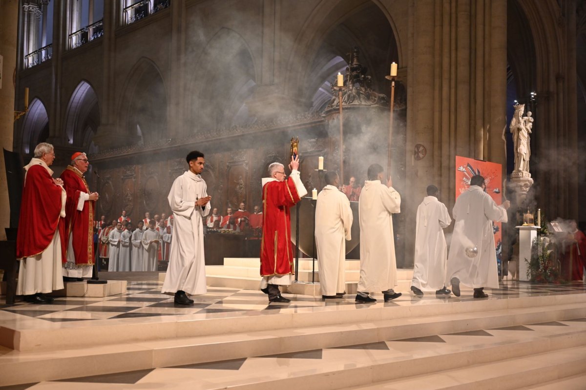 Messe de béatification de Raymond Cayré, Gérard-Martin Cendrier, Roger (…). © Marie-Christine Bertin / Diocèse de Paris.