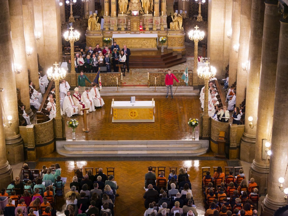 Messe pour le bicentenaire de la pose de la première pierre de l'église (…). © Yannick Boschat / Diocèse de Paris.