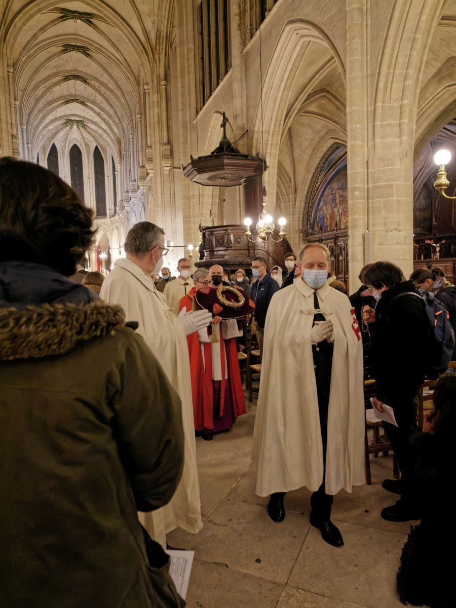 Ostention de la sainte couronne d'épines. © Yannick Boschat / Diocèse de Paris.