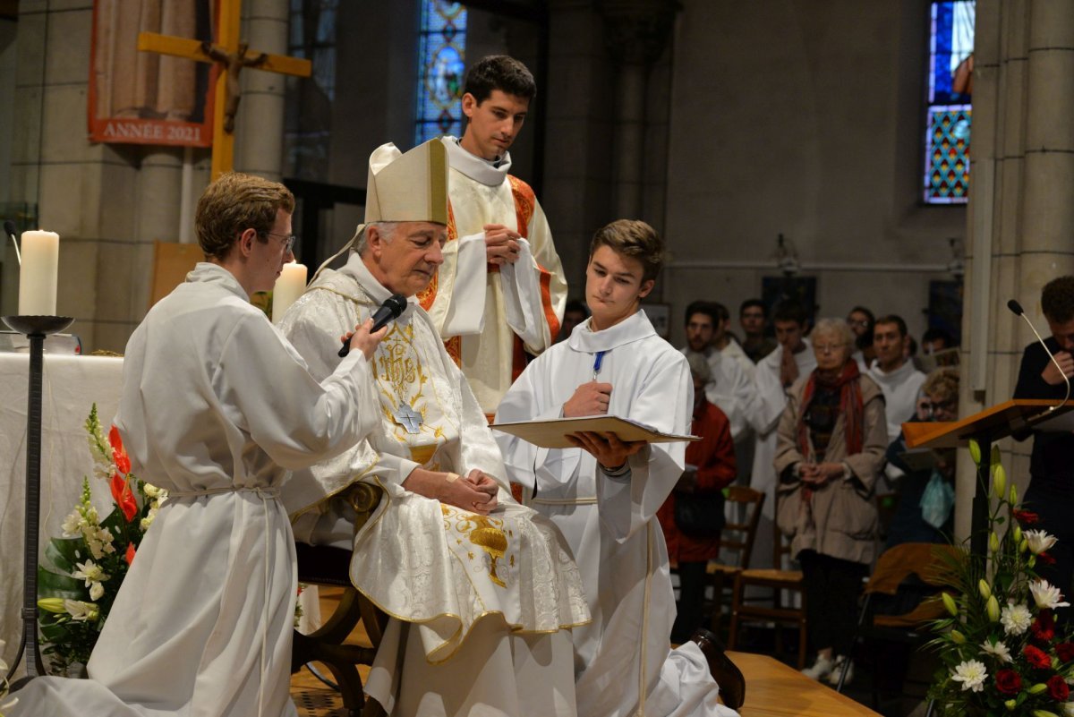 Ordinations diaconales en vue du sacerdoce à Saint-Hippolyte. © Marie-Christine Bertin / Diocèse de Paris.