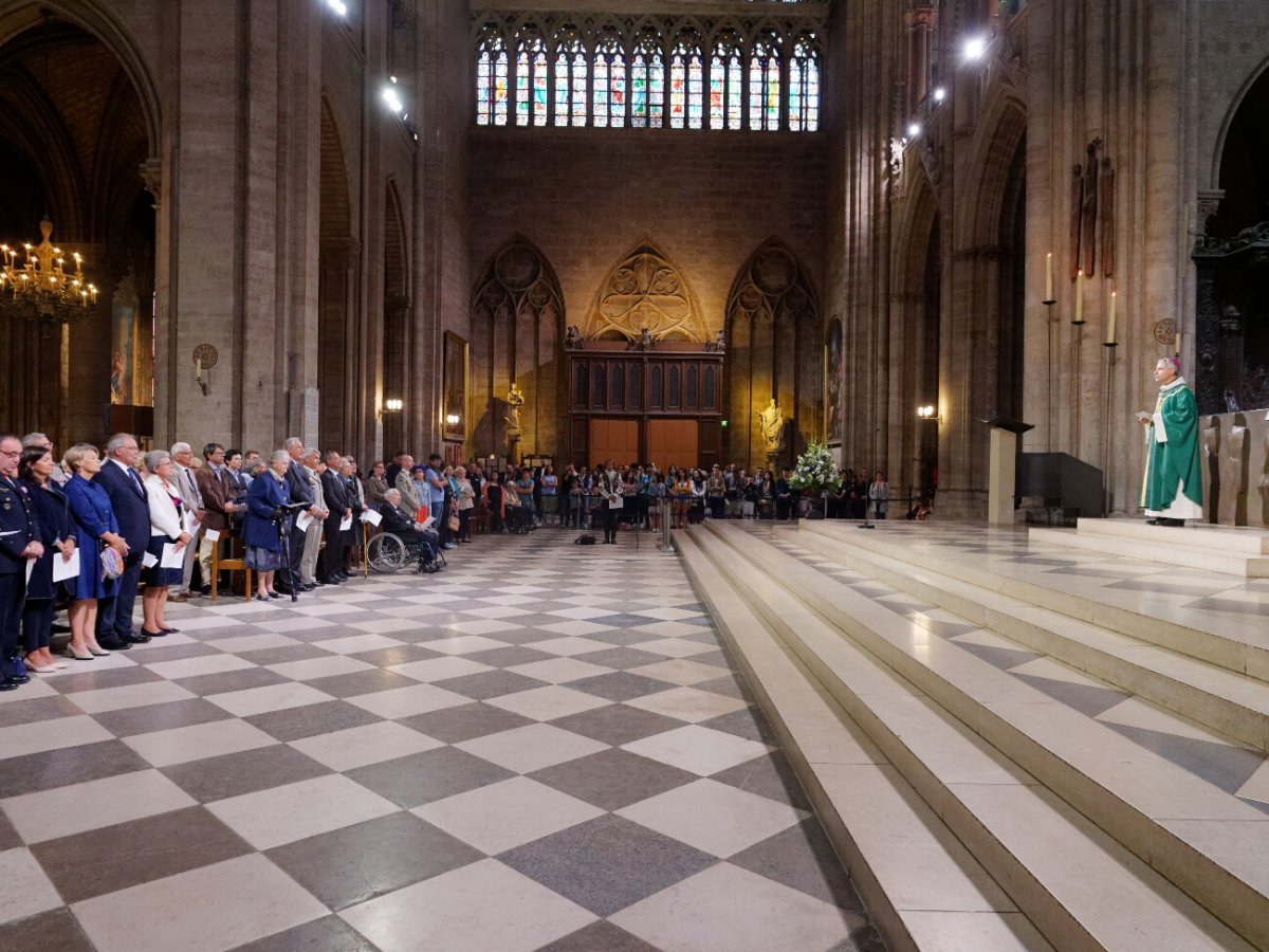 Messe présidée par Mgr Denis Jachiet, évêque auxiliaire de Paris. © Yannick Boschat / Diocèse de Paris.