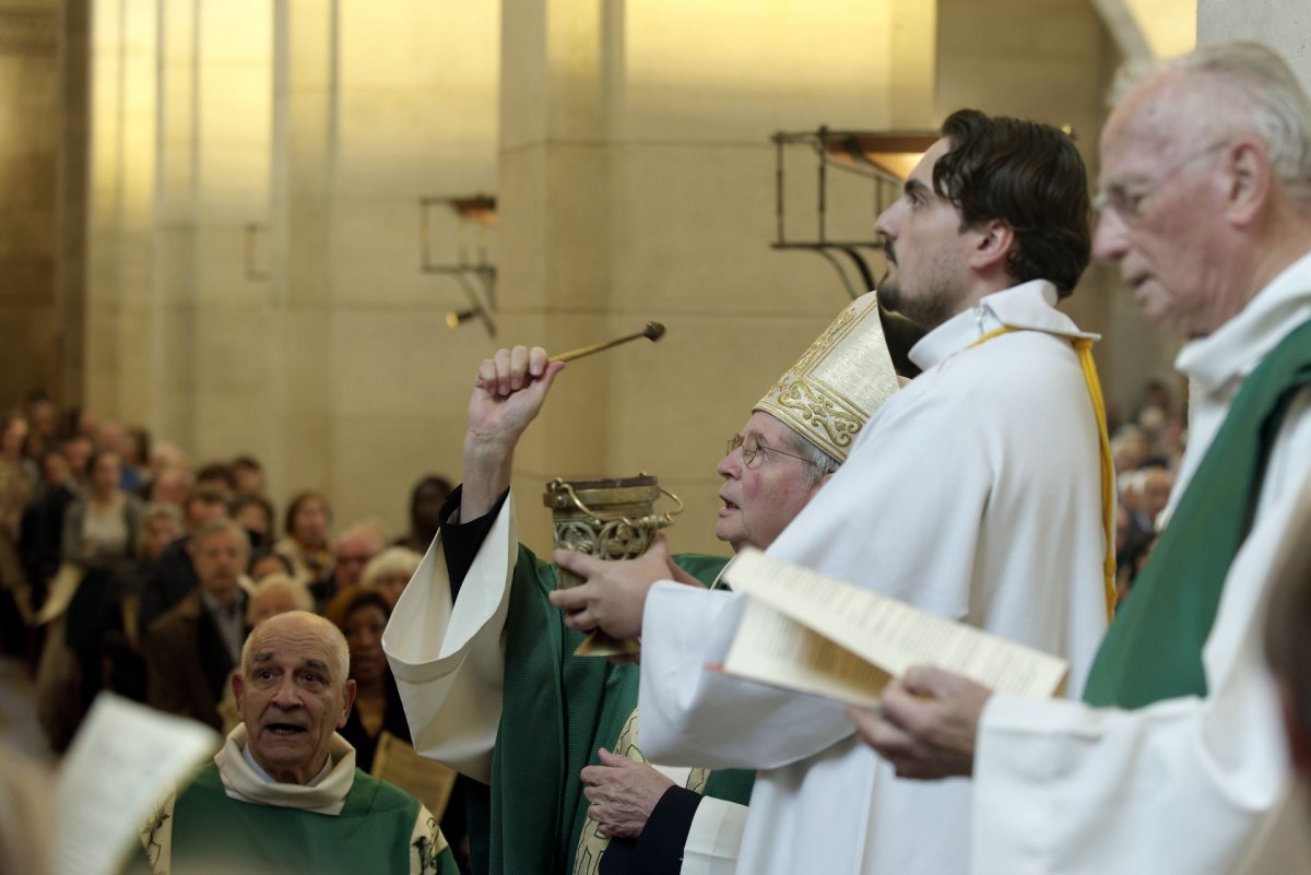 Inauguration de l'église restaurée de Notre-Dame d'Auteuil. © Trung Hieu Do / Diocèse de Paris.