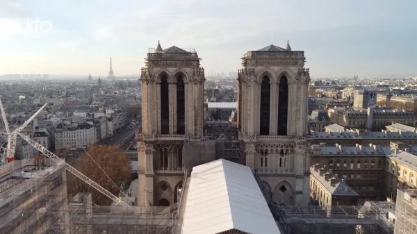 Visite de Mgr Laurent Ulrich au chantier de restauration de Notre-Dame de Paris