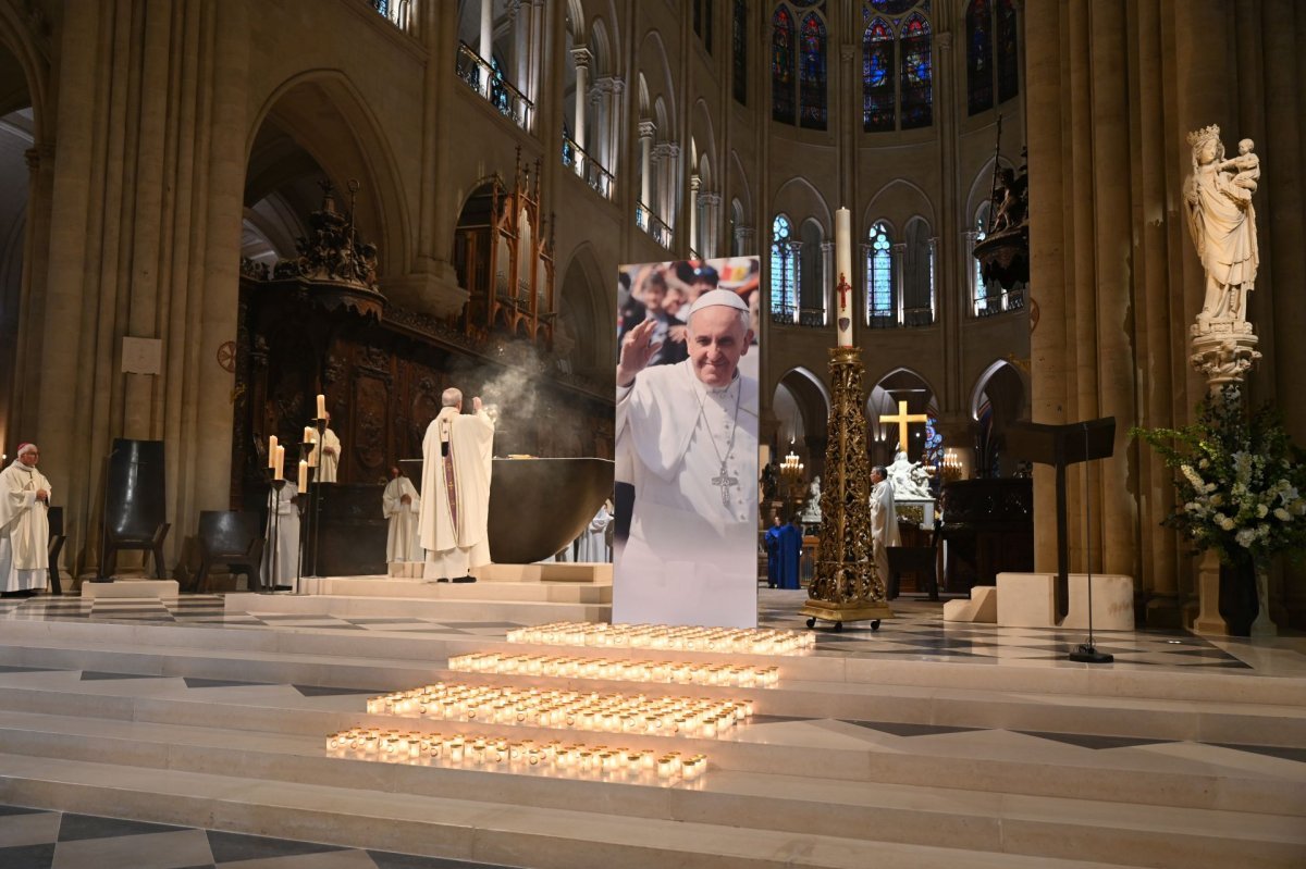 Messe solennelle d'action de grâce et pour le repos de l'âme du (…). © Marie-Christine Bertin / Diocèse de Paris.
