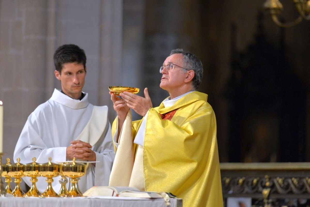 Messe et veillée de prière pour les futurs prêtres. © Marie-Christine Bertin / Diocèse de Paris.