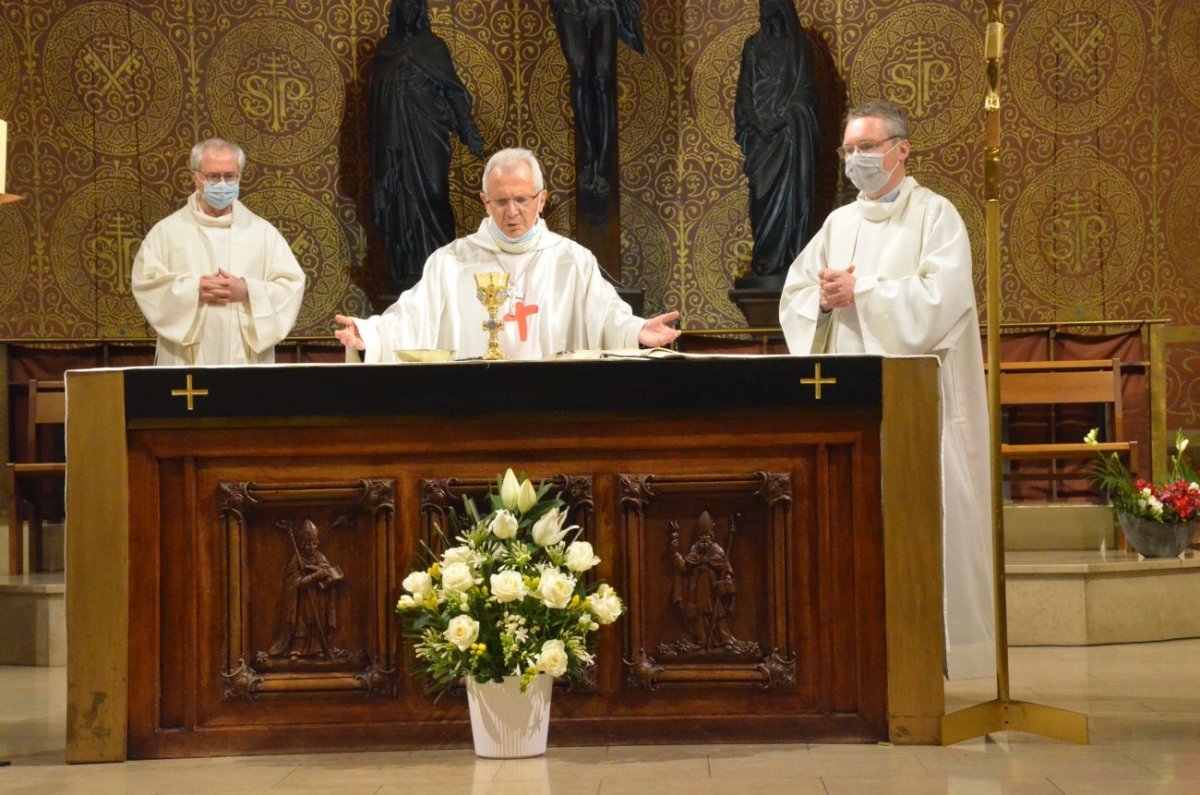 Messe à la mémoire de Mgr Surat. © Michel Pourny / Diocèse de Paris.