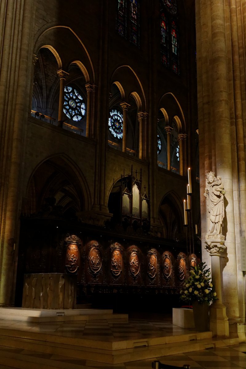 Statue Notre Dame de Paris. À Notre-Dame de Paris, avant l'incendie. © Yannick Boschat / Diocèse de Paris.