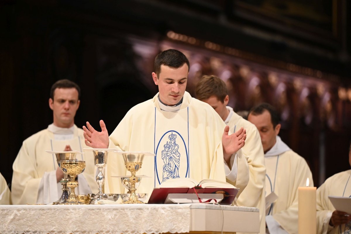 Messe des nouveaux prêtres à Notre-Dame des Victoires. © Marie-Christine Bertin / Diocèse de Paris.