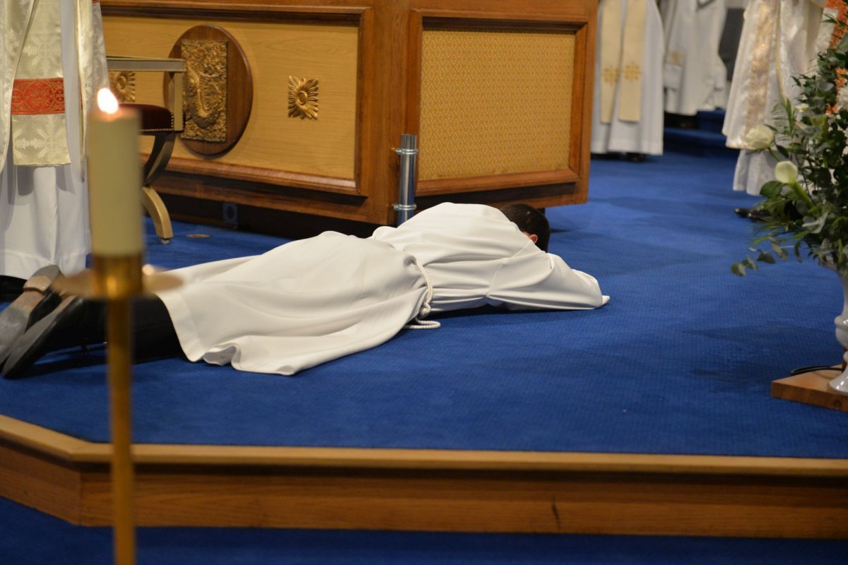 Ordinations diaconales en vue du sacerdoce à Saint-François de Sales. © Marie-Christine Bertin / Diocèse de Paris.