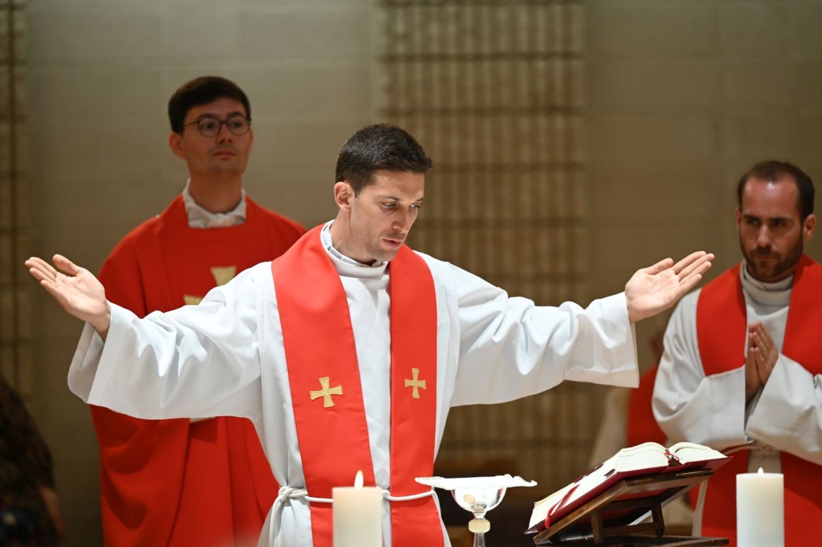 Messe des nouveaux prêtres à la Maison Marie-Thérèse. © Marie-Christine Bertin / Diocèse de Paris.