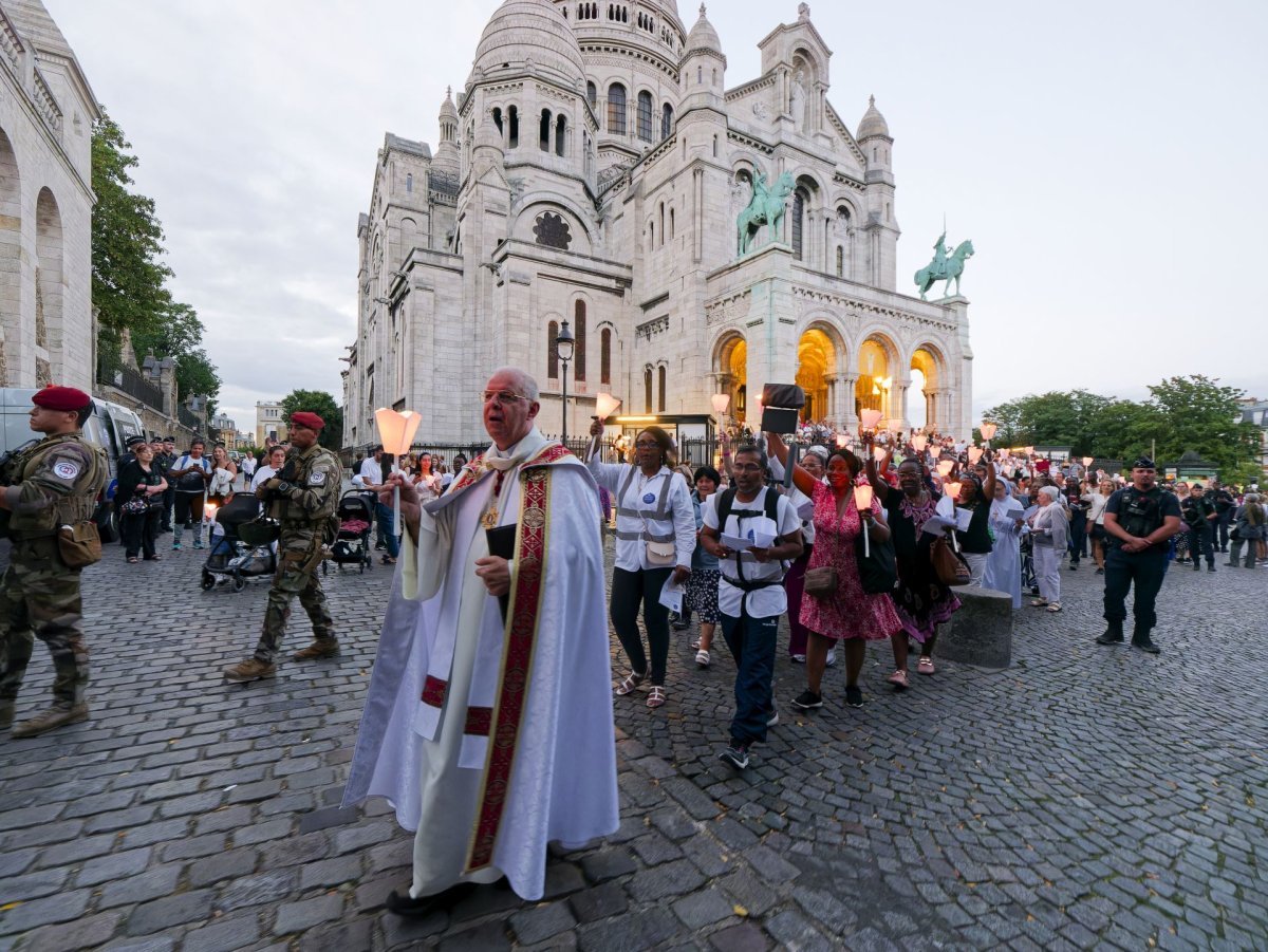 Procession de l'Assomption du Sacré-Cœur de Montmartre 2024. © Yannick Boschat / Diocèse de Paris.