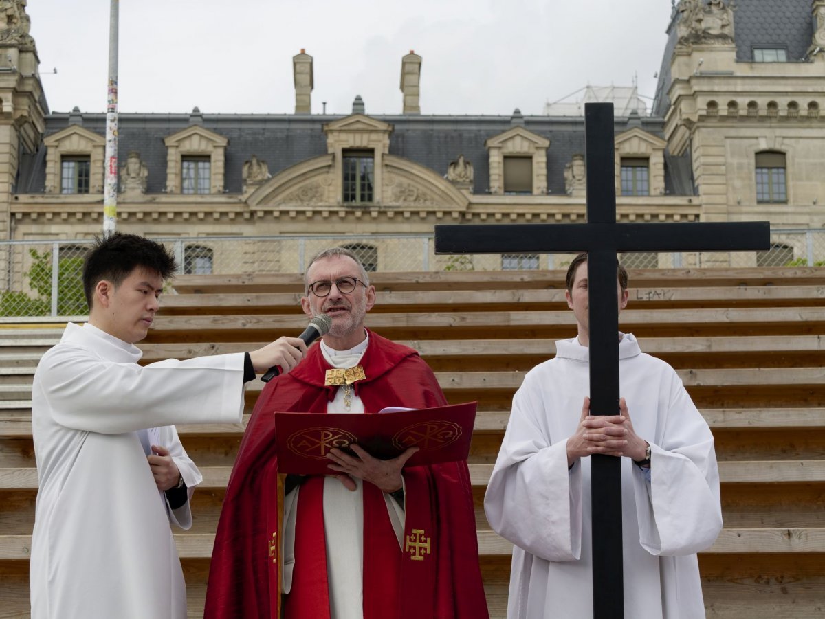 Chemin de croix de Notre-Dame de Paris 2024. © Yannick Boschat / Diocèse de Paris.