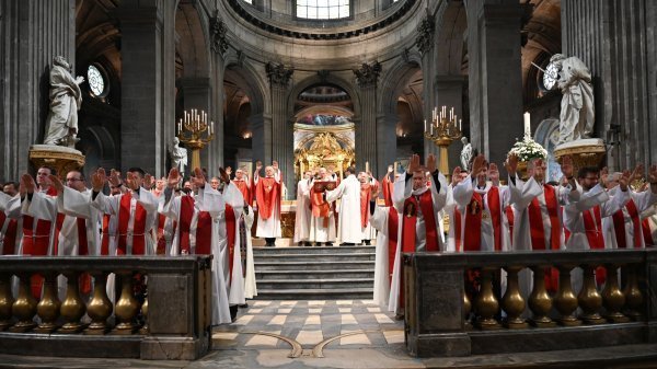 Confirmations d'adultes en juin 2025
