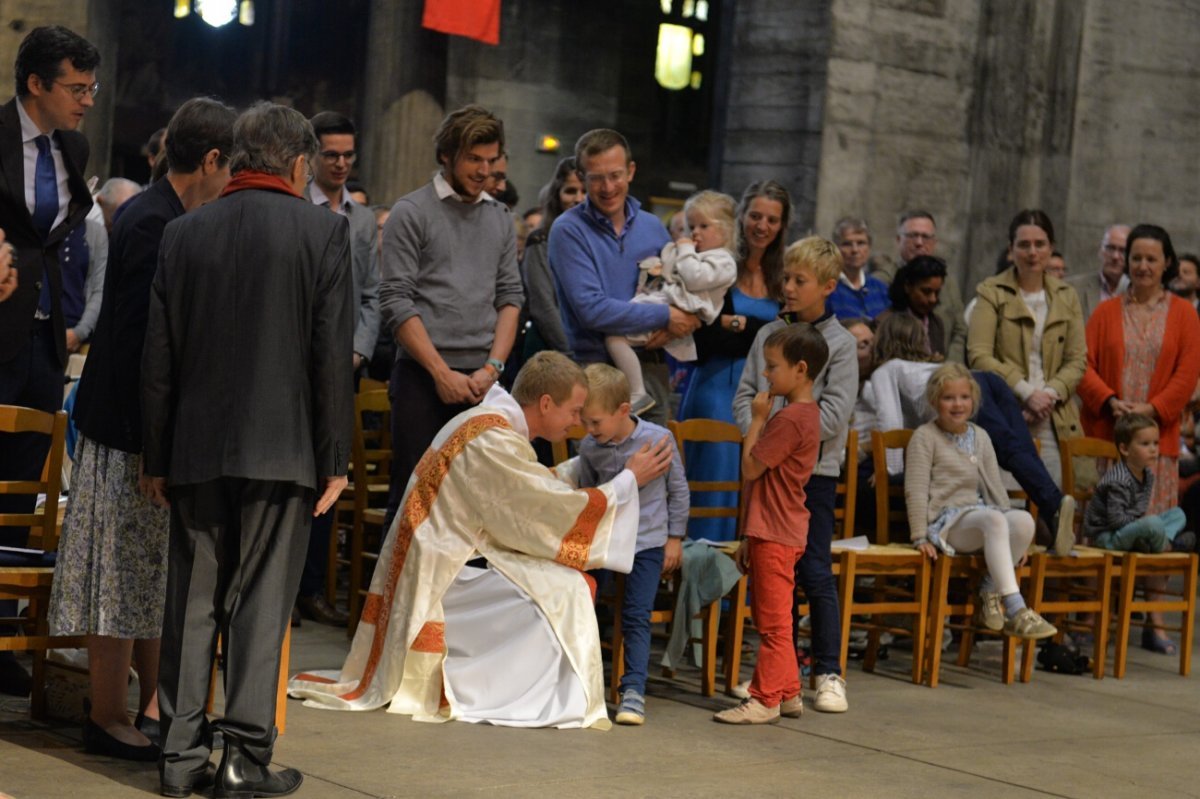 Ordinations diaconales en vue du sacerdoce 2019. Par Mgr Thibault Verny, évêque auxiliaire de Paris, le 8 septembre 2019 au Saint-Esprit. © Marie-Christine Bertin / Diocèse de Paris.