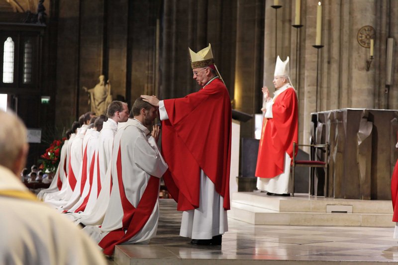 Ordinations sacerdotales 2012 à Notre-Dame de Paris. © Yannick Boschat / Diocèse de Paris.