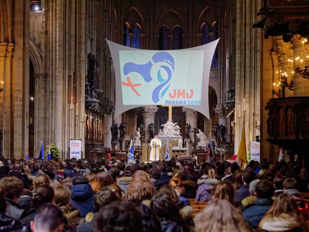 Procession Mariale, envoi à Notre-Dame de Paris. © Yannick Boschat / Diocèse de Paris.