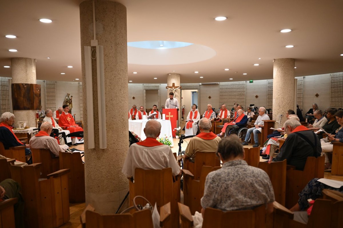 Messe des nouveaux prêtres à la Maison Marie-Thérèse. © Marie-Christine Bertin / Diocèse de Paris.