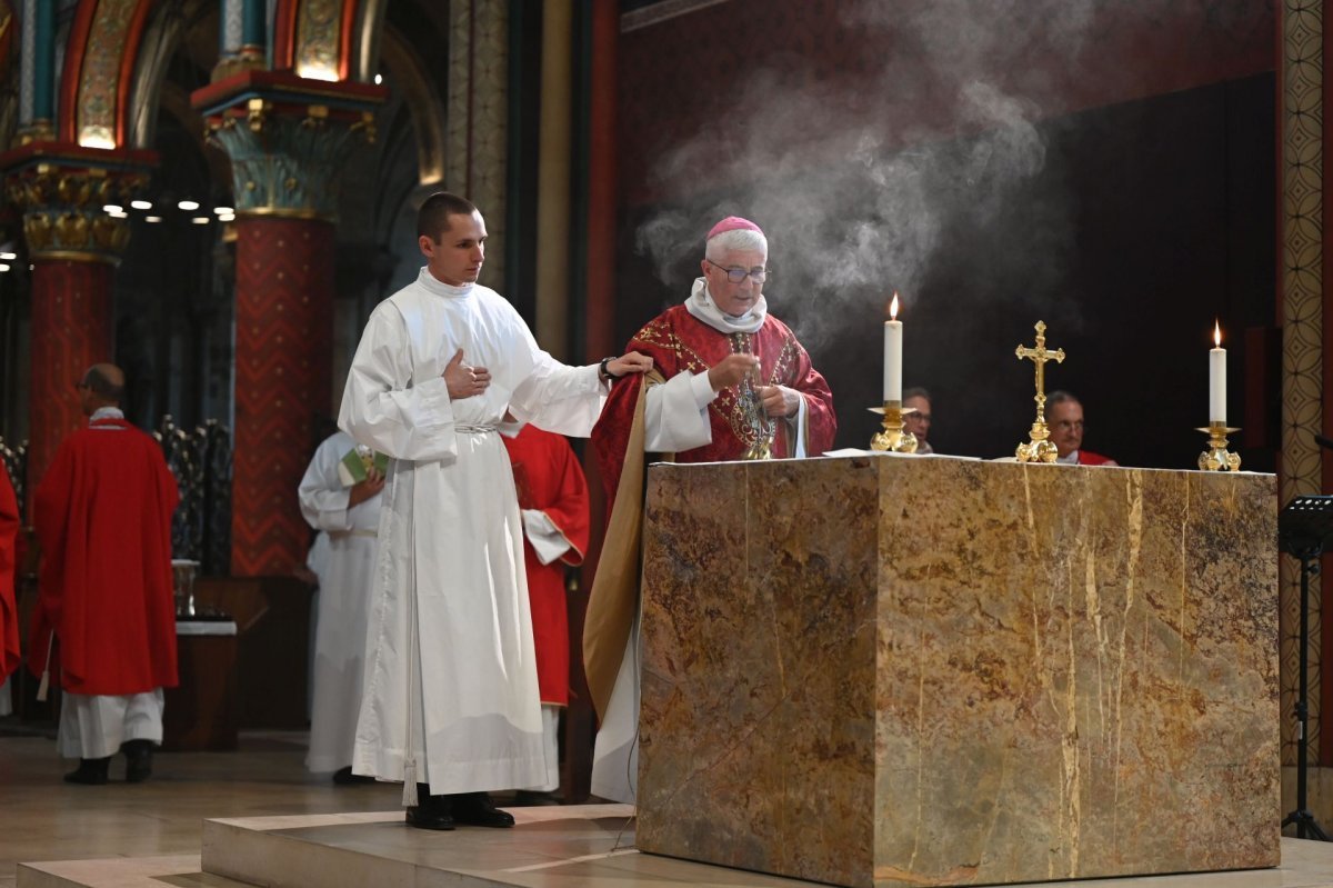 Messe et veillée de prière pour les vocations 2024. © Marie-Christine Bertin / Diocèse de Paris.