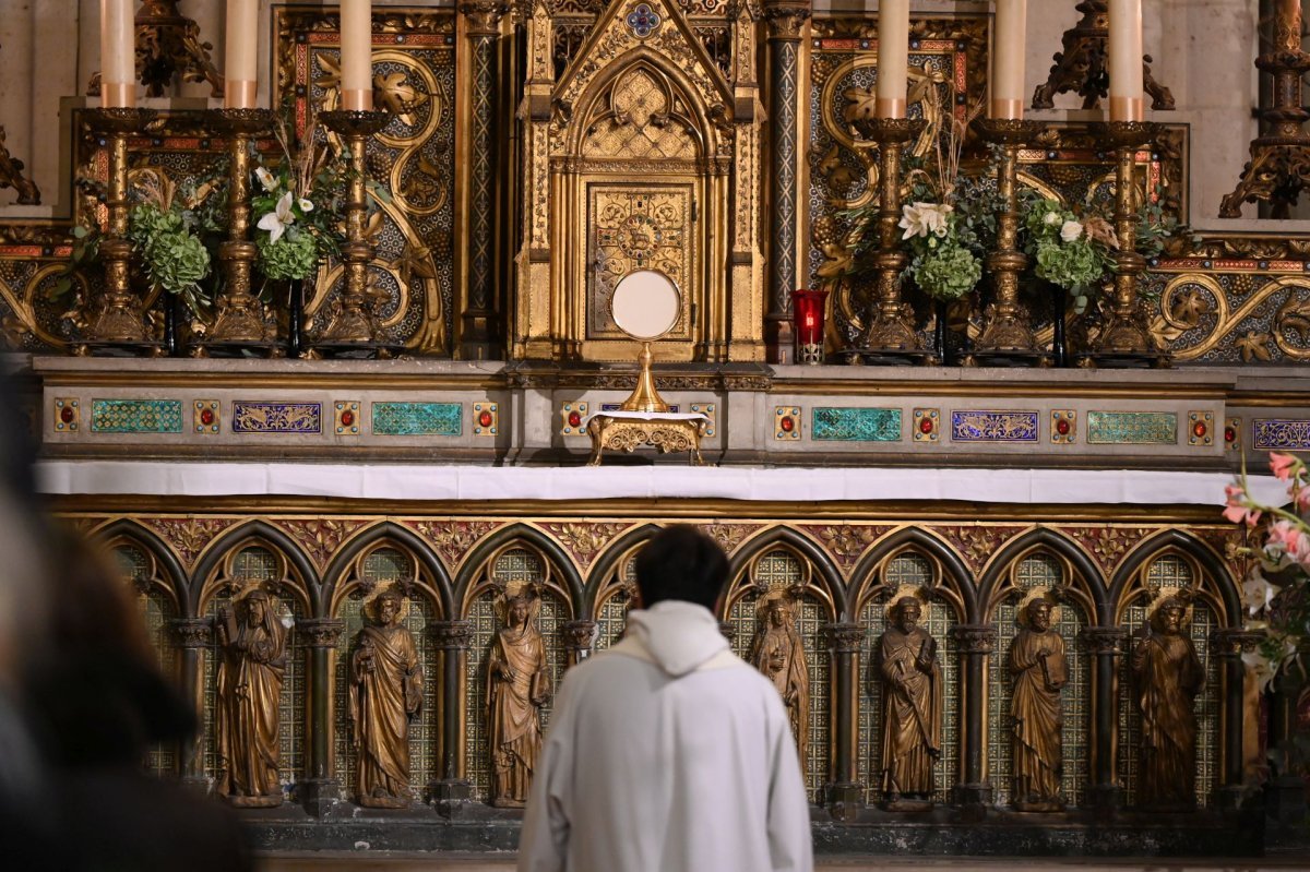 Veillée de l'espérance à la basilique Sainte-Clotilde. © Marie-Christine Bertin / Diocèse de Paris.