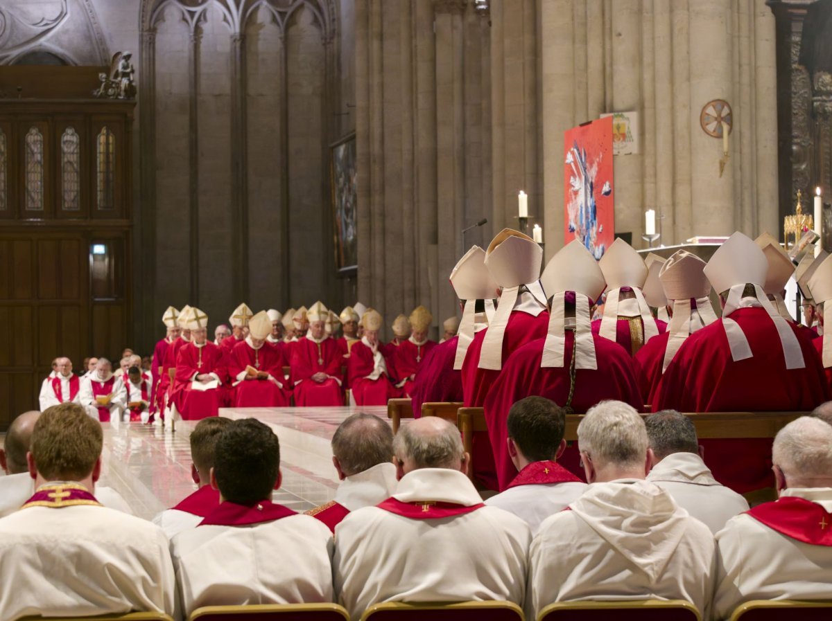 Messe de béatification de Raymond Cayré, Gérard-Martin Cendrier, Roger (…). © Yannick Boschat / Diocèse de Paris.