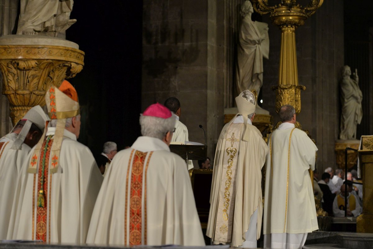 Messe chrismale 2022. Prière mariale. © Marie-Christine Bertin / Diocèse de Paris.