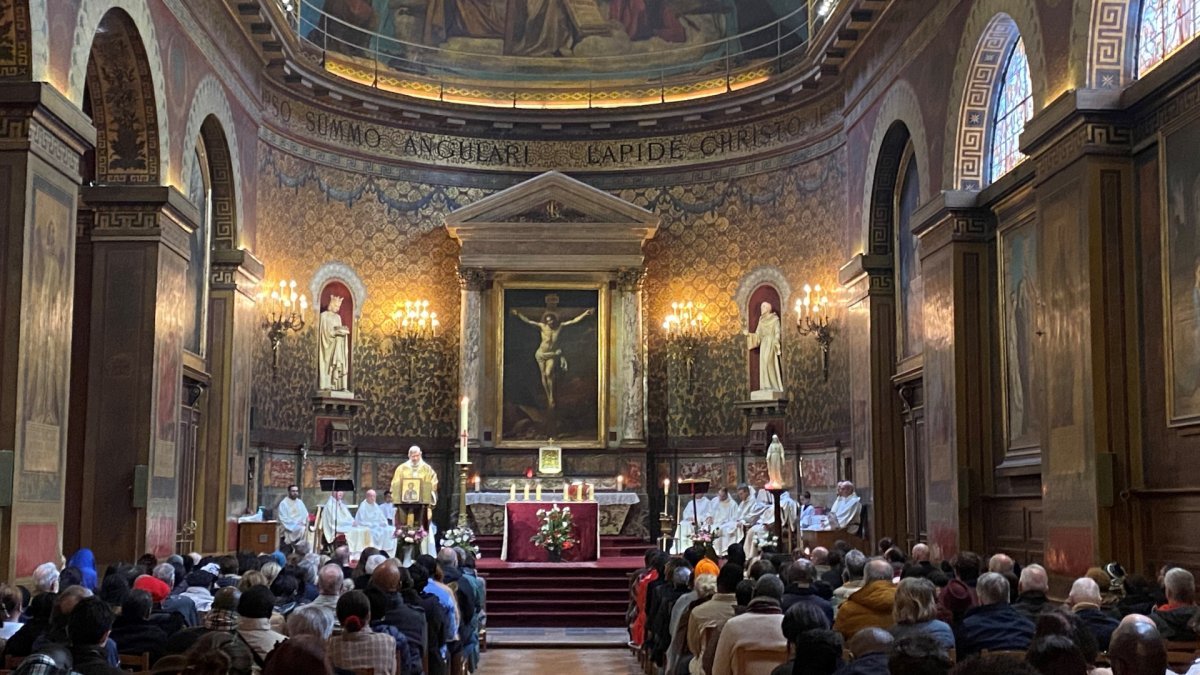 Messe à Saint-Louis d'Antin (9e).. Dimanche 23 avril 2023. © D. R..