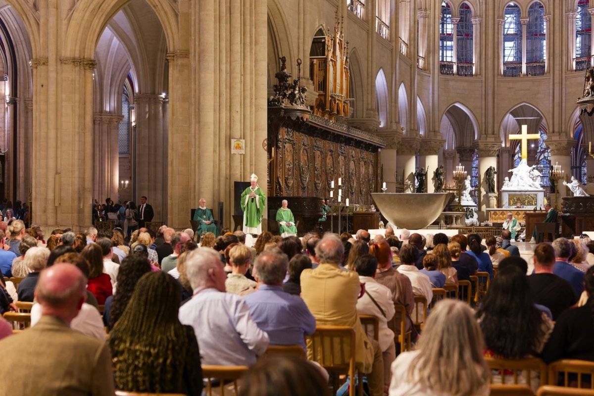 Messe à Notre-Dame de Paris pour le centenaire de la naissance de Mgr (…). © Yannick Boschat / Diocèse de Paris.