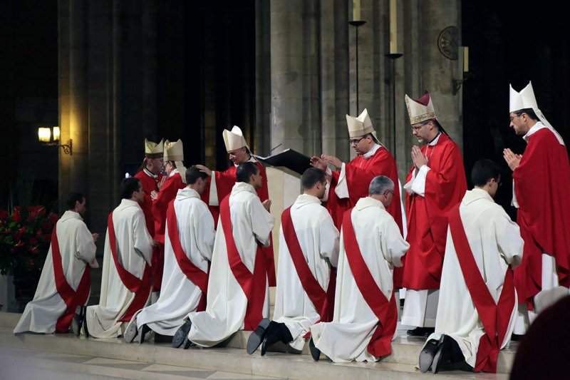 Ordinations sacerdotales 2012 à Notre-Dame de Paris. © Yannick Boschat / Diocèse de Paris.