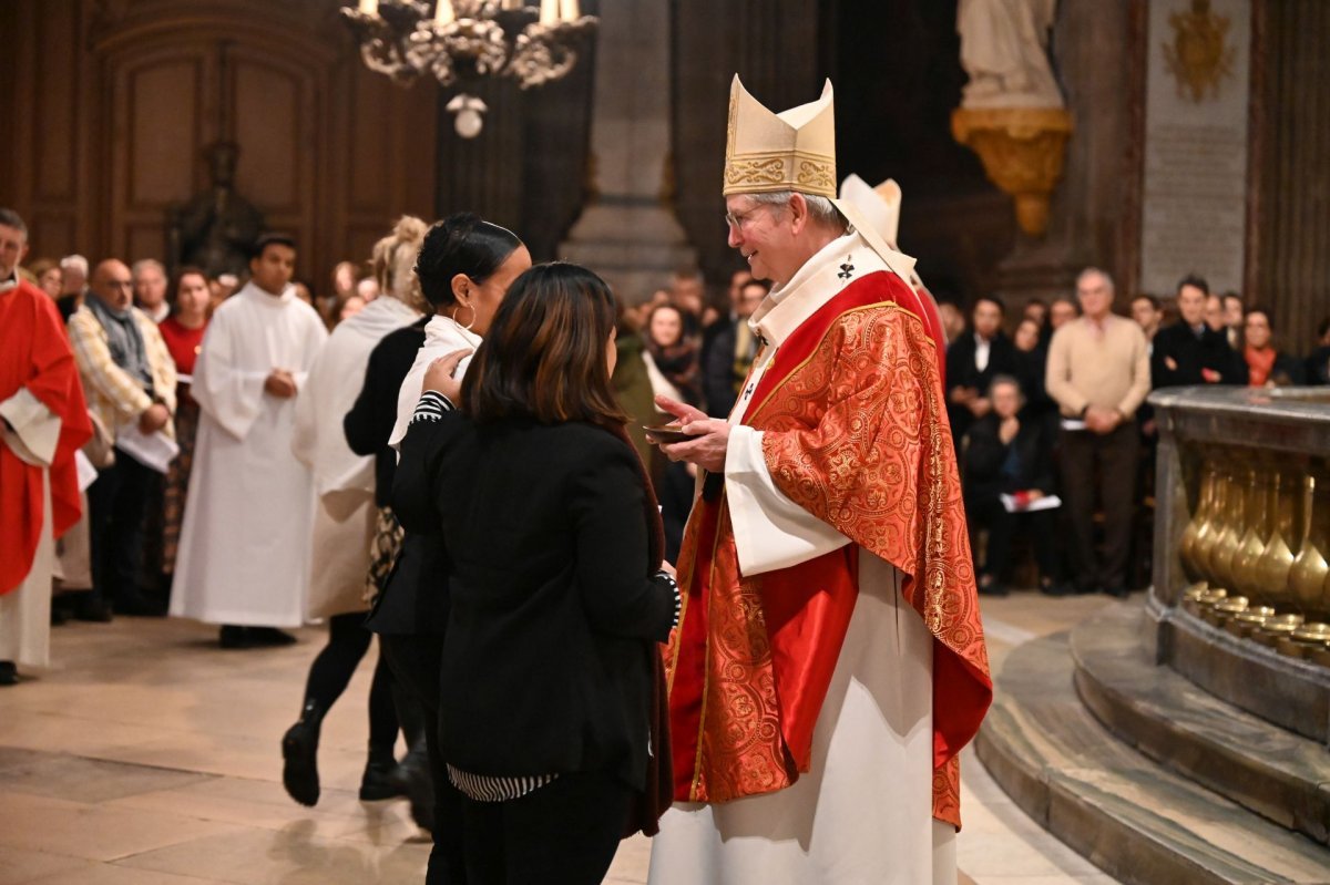 Confirmation des adultes de décembre 2023. © Marie-Christine Bertin / Diocèse de Paris.