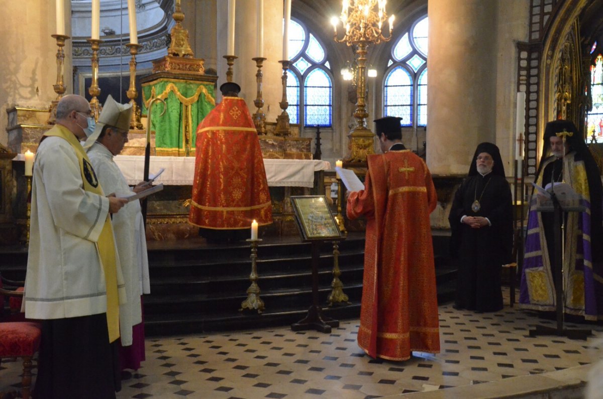 Vêpres orthodoxes de la fête de saint Denis 2020 à Saint-Étienne du Mont. © Michel Pourny / Diocèse de Paris.