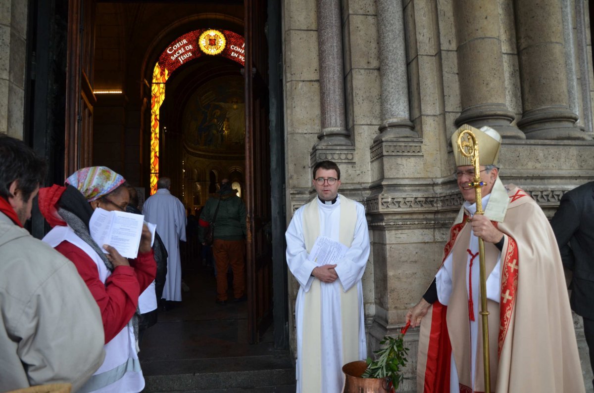 Montée des marches du Sacré-Cœur à l'occasion de la Journée Mondiale (…). © Michel Pourny / Diocèse de Paris.